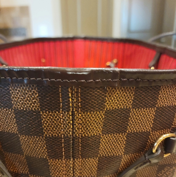 Louis Vuitton Neverfull MM - Picture 6 of 12